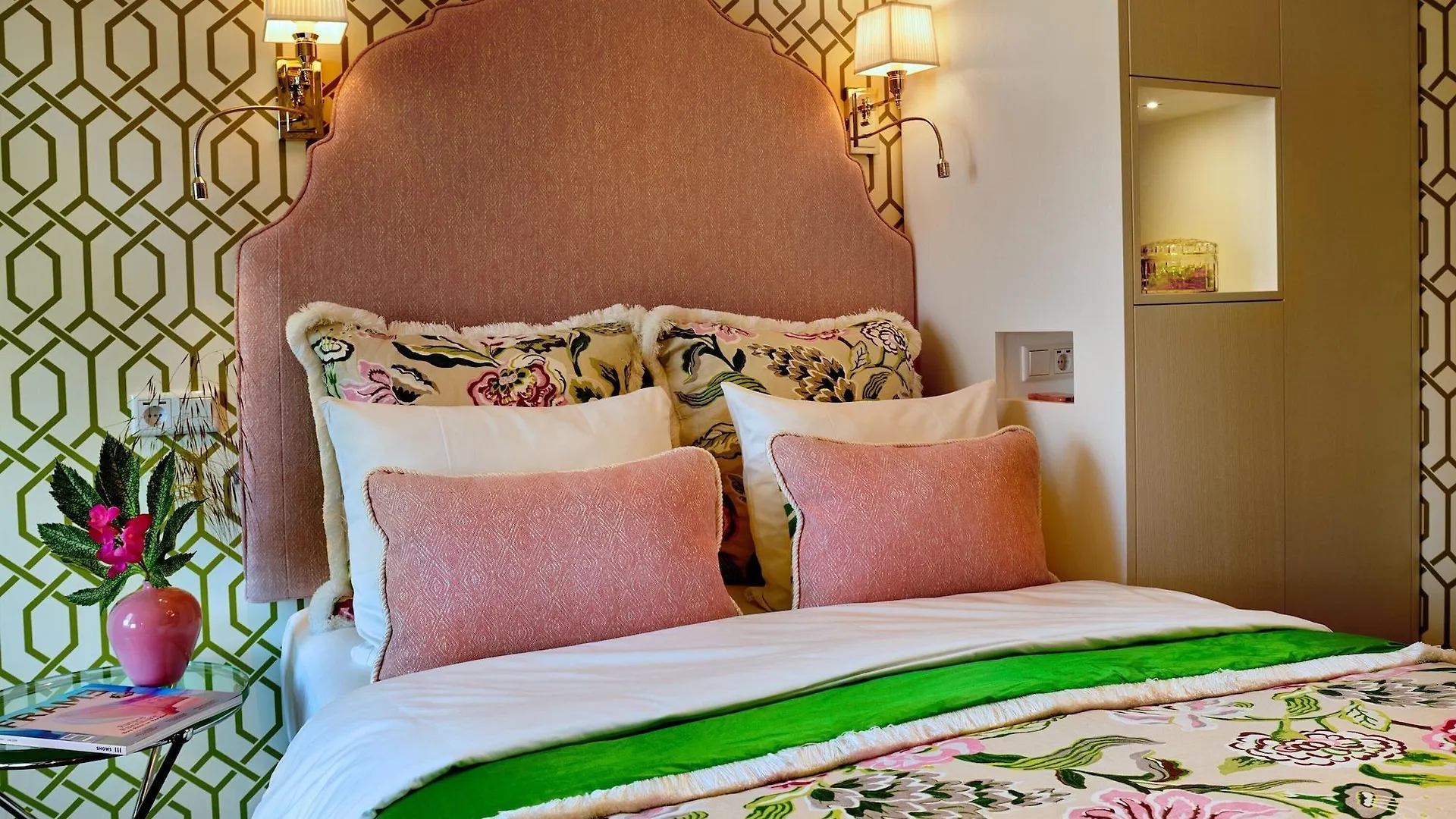 Hotel Estherea Amsterdam 4*,  Holland